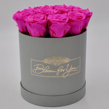 Laden Sie das Bild in den Galerie-Viewer, Rosenbox mit 2 Jahren  Haltbaren Rosen
